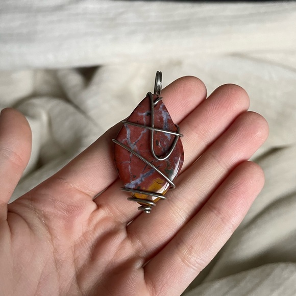 Mookite wire wrap hand made pendant - Picture 2 of 2